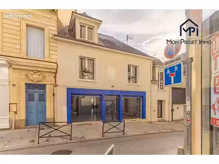 local commercial 207 m² laval