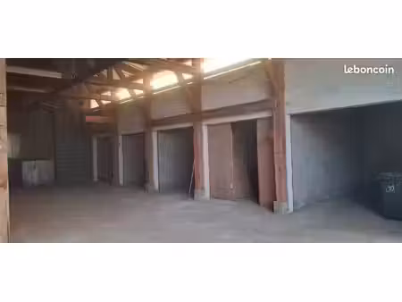 hangar 300 m²