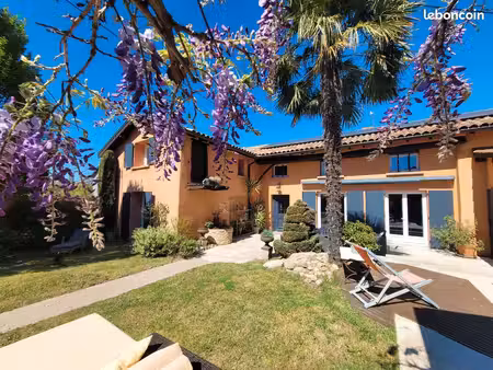maison 240m2-4 chambres-piscine-terrain 653m2
