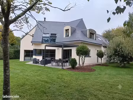 propriété de 2005 à coetdigo  214m²  8 pièces