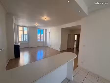 appartement t3 lumineux de 74 m² – issoire centre
