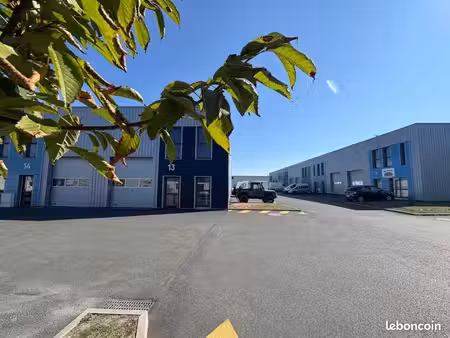 local d'activité 155 m²