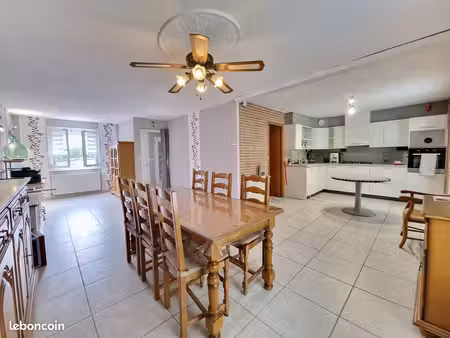 une maison mitoyenne de 89 5 m²