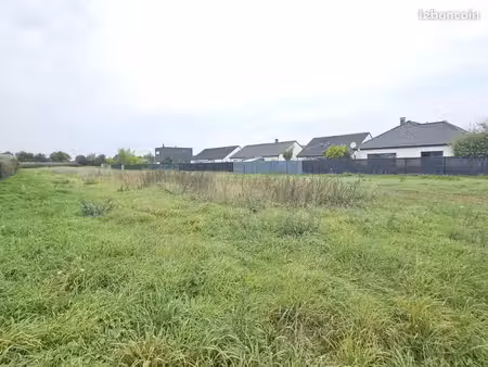 terrain 2777 m² brebieres