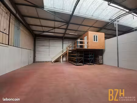 local 200 m² lorient