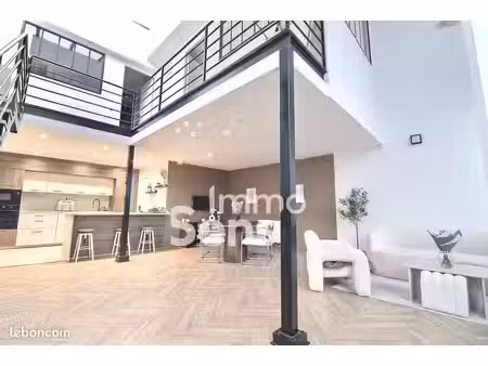 loft/atelier/surface 4 pièces 125 m²