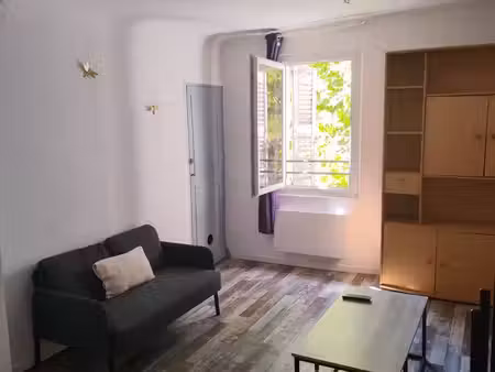 t2 meublé avec de grands rangements