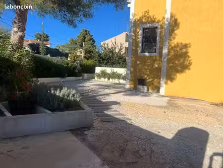 studio dans belle résidence