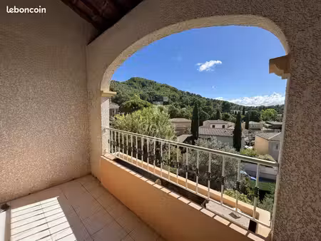 studio 1 pièce 31 m²