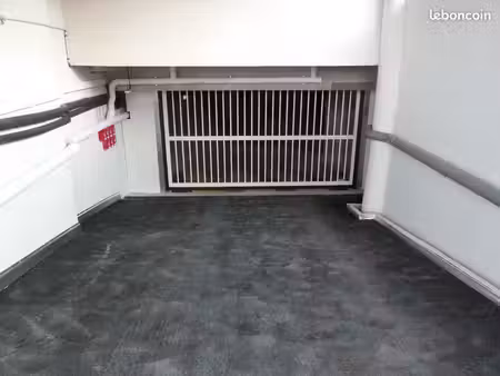 garage moto scooter