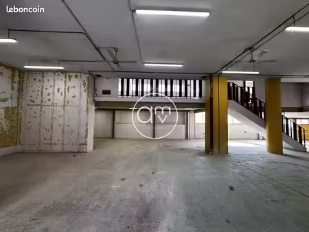 local commercial  entrepôt 335 m² toulon