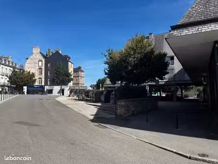 local 32 m² vannes