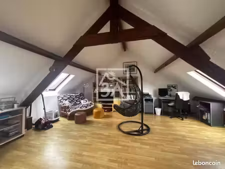 pavillon 9 pièces 135 m²