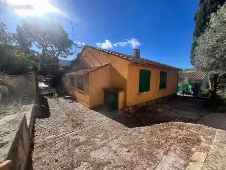 maison le revest les eaux