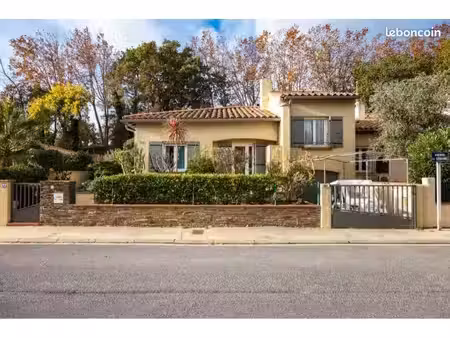 maison trois chambres et piscine