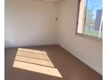 bureau 28m2 proche aéroport biarritz