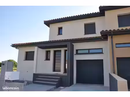 villa 4 pièces 120 m²