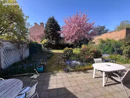 maison 10 pièces 231 m²
