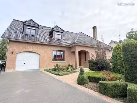 pavillon 10 pièces 142 m²