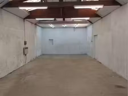 location local 90m2