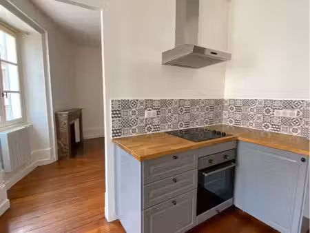 duplex de charme 90 m² – 3 chambres - thoissey centre