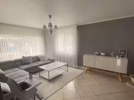 f4 à louer