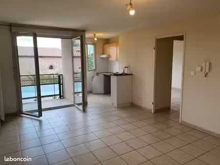 appartement t2 dans résidence aguzan st estève