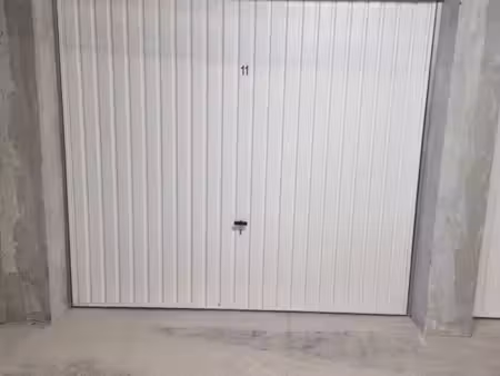 2 garages à louer
