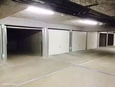 garage à louer à thoiry