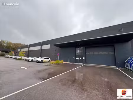local 821 m² saint-étienne-du-rouvray