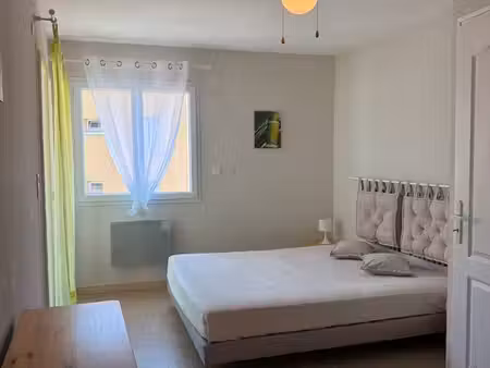 maison avec garage et terrasses