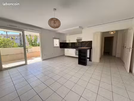 appartement t2 avec terrasse