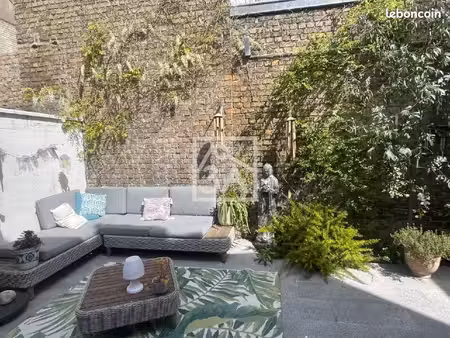 maison 9 pièces 180 m²