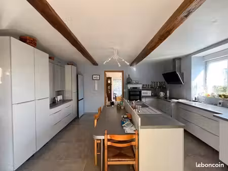 ferme 10 pièces 225 m²