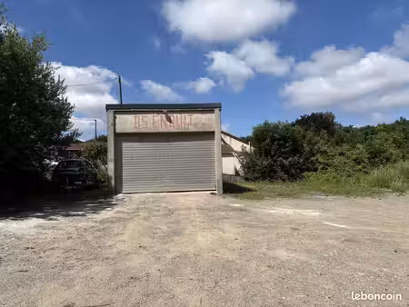 location hangar 50m²