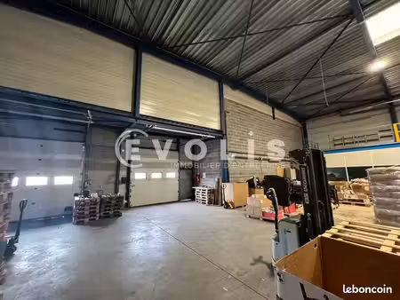 local industriel 717 m²