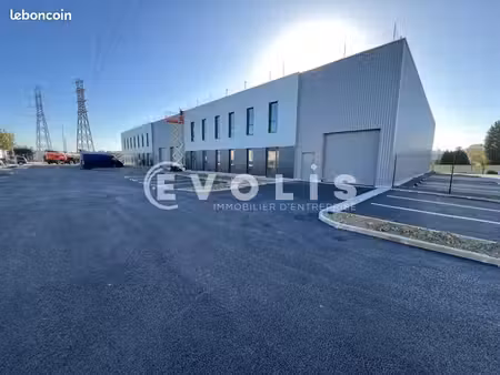 local d'activité 640 m²