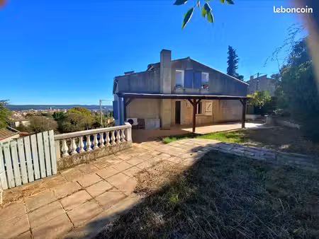 t2 meublé traversant 45 m² refait à neuf  terrasse et jardin privatif clôturé 350 m²  vue 