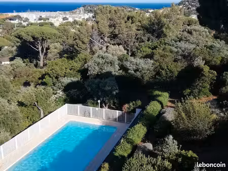 cavalaire-sur-mer - t2 avec jardins de 100 m2 vue mer