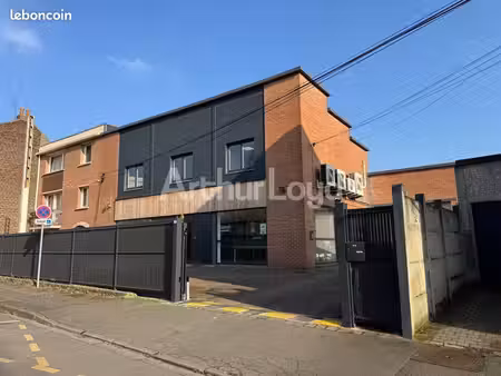 local bureaux 908 m²