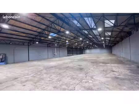 local commercial entrepot 1700m2