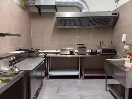 dark kitchen m² (cuisine professionnelle pas de service sur place) à proximité du centre c