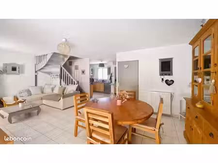 maison dans domaine