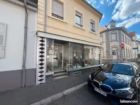 local commercial 82 m²