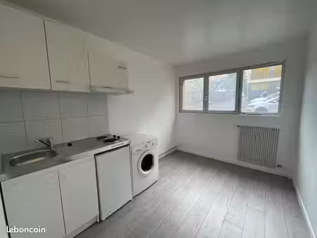 chambre ttes charges comprises 390/mois