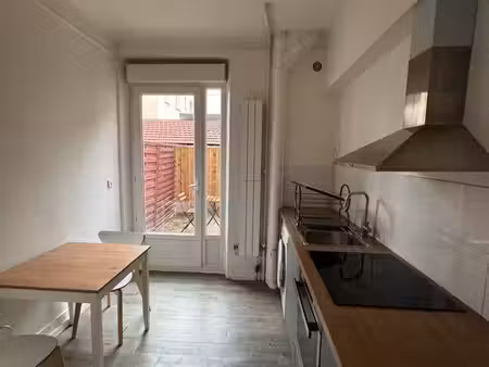 t2 meublé avec jardin