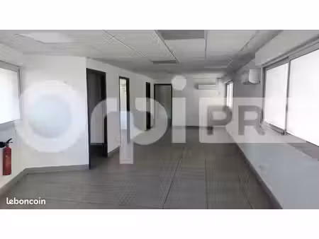 bureau 100 m²