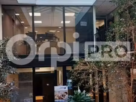 bureau 284 m²