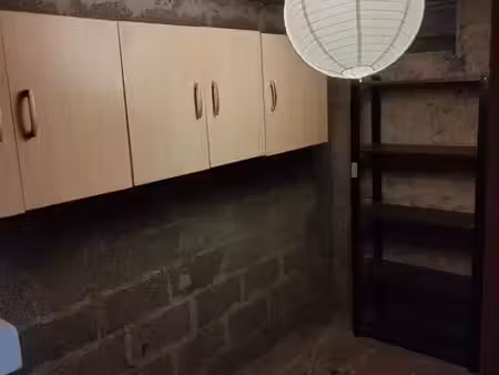 cave saine et sécurisée à louer  accès pratique