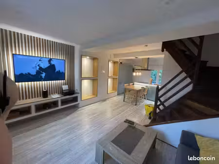 maison de ville rénovée – 3 chambres avec salles d’eau privatives – spécial investisseur –